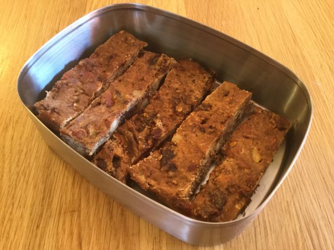 Des barres aux dattes et aux amandes géniales après le sport, et sans sucre ajouté.